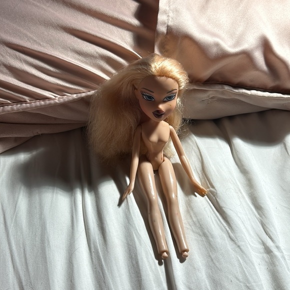 3 Original Bratz Dolls. - Picture 2 of 4